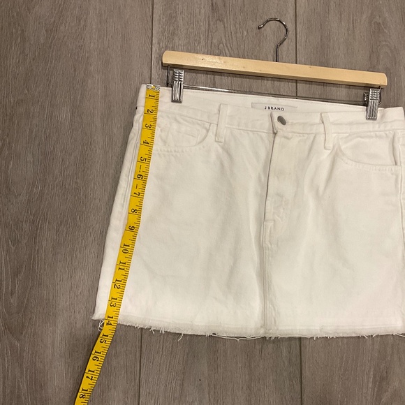 J BRAND Skirt Bonny Denim White Raw Hem Button Fly Waist 27 - Picture 4 of 9